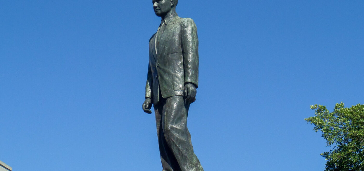 Estátua Manuel Caldeira de Alvarenga